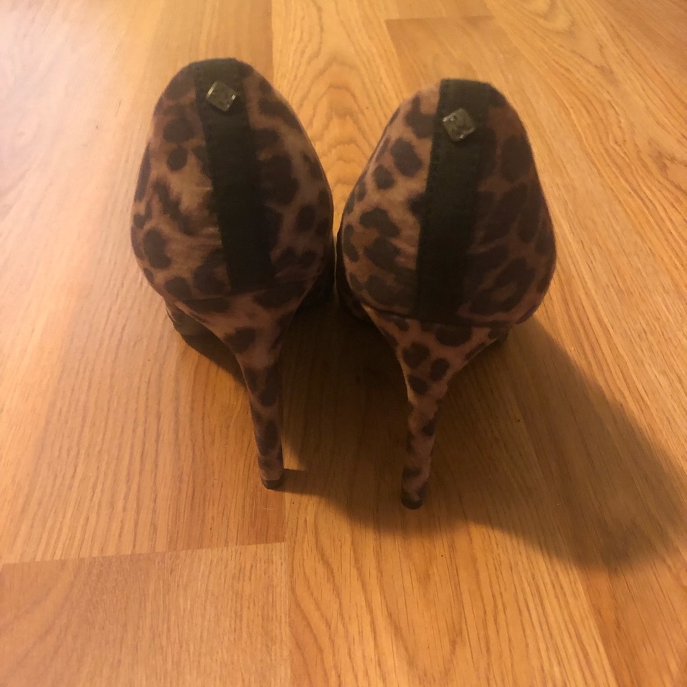 Leopard Heels - Picture 2 of 2